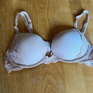 Pink lace Victoria’s Secret 32B bra with convertible straps